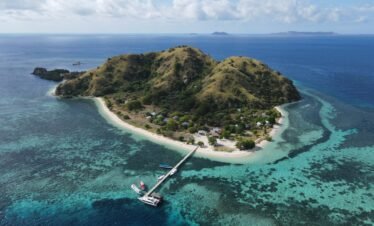 Kanawa Island Tour